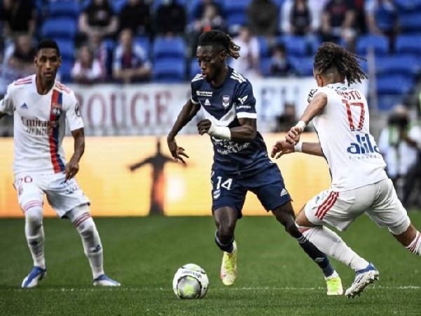 Soi kèo châu Á Auxerre vs Lyon, 3h ngày 18/2