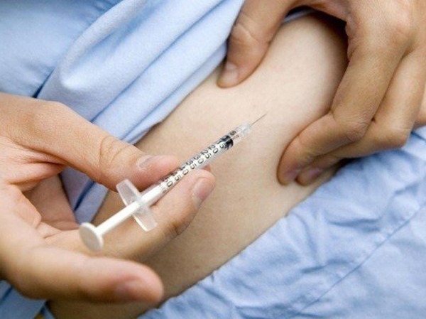 Mơ thấy bác sĩ tiêm thuốc cho mình đánh con gì lấy hên?