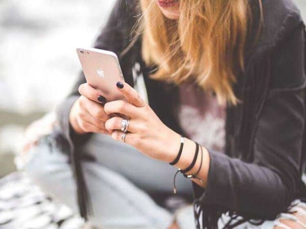 Lý do cách nhắn tin làm quen trai lạ lại quan trọng