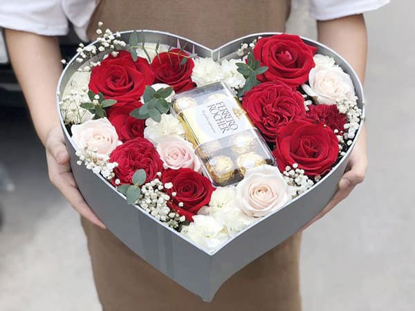 Neol tặng Hoa hồng – biểu tượng của tình yêu