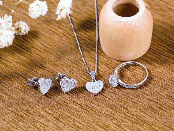 Noel nên tặng quà gì cho người yêu