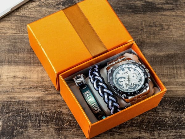 Sinh nhật người yêu nam nên tặng gì - Những món quà thiết thực và lãng mạn