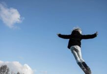 Khám phá điềm báo nằm mơ thấy mình bay là điềm gì? Khám phá điềm báo nằm mơ thấy mình bay là điềm gì?